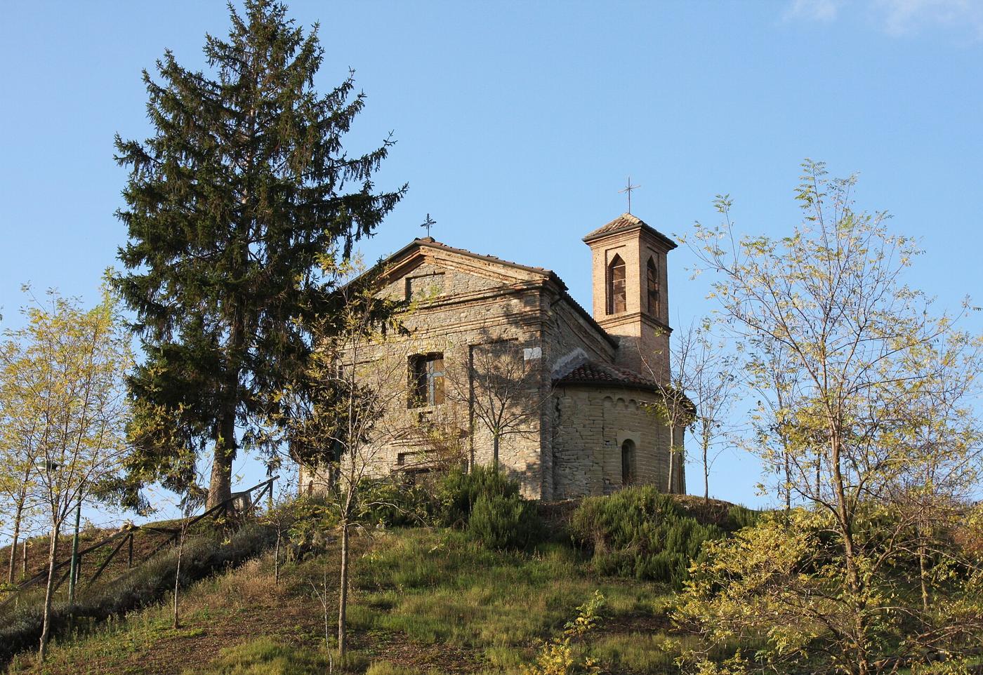 Church of San Giovanni delle Conche on its hilltop, Calamandrana
