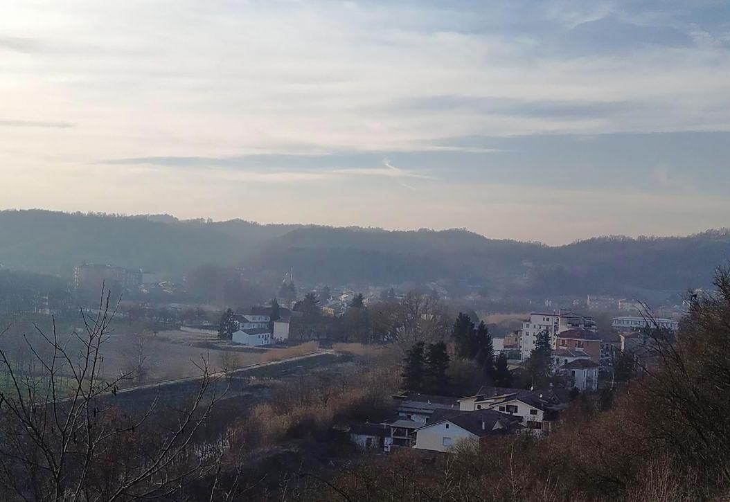 Panoramic view over Incisa Scapaccino from the surrounding hills