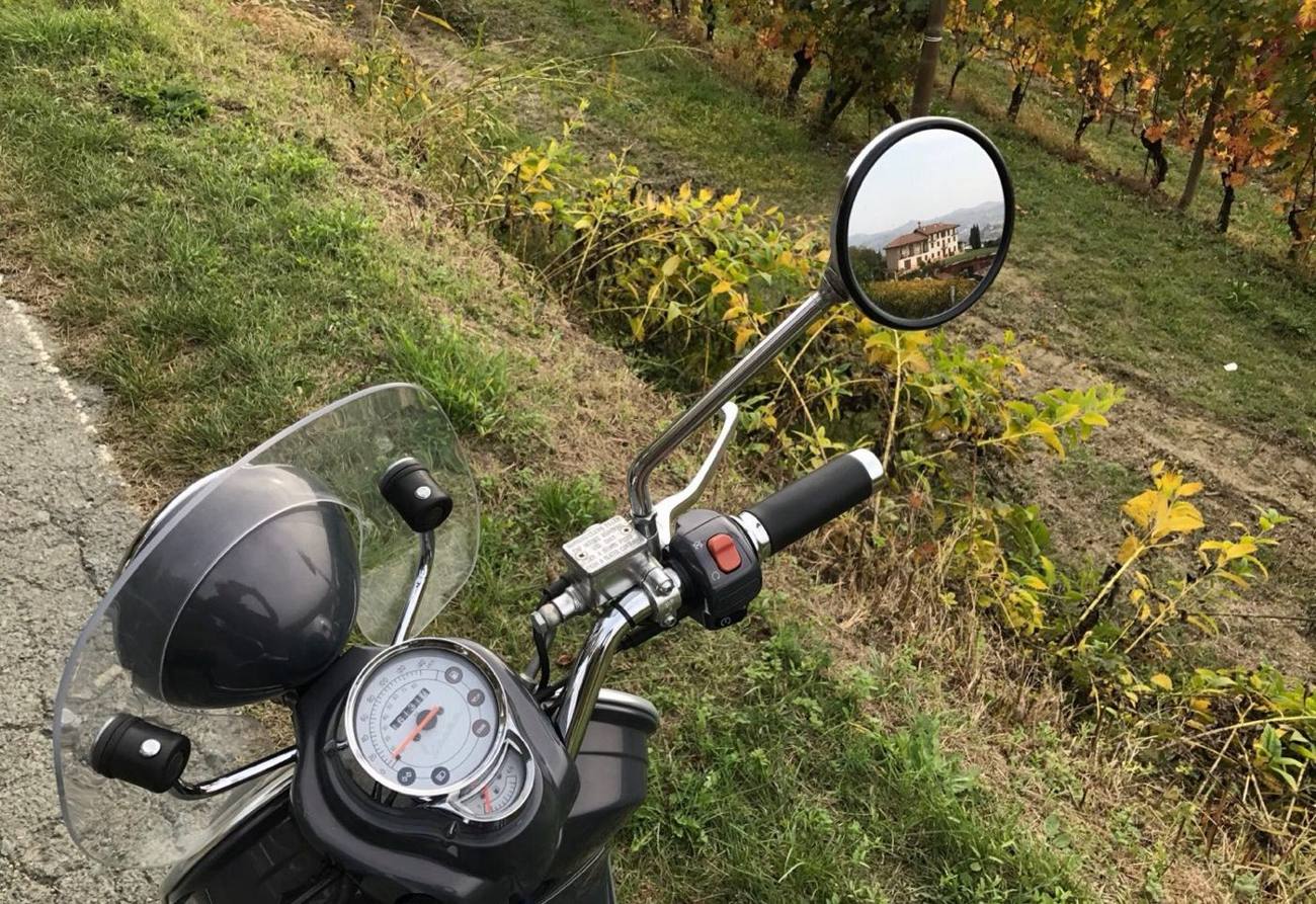 Self-guided Vespa tour of the wine hills